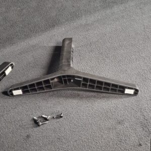 Ensemble Pieds Télé + Vis Samsung UE55RU7025K