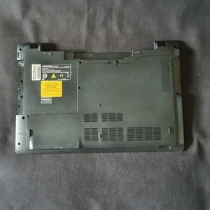 Carter dessous carte mère pc Medion Akoya E6239