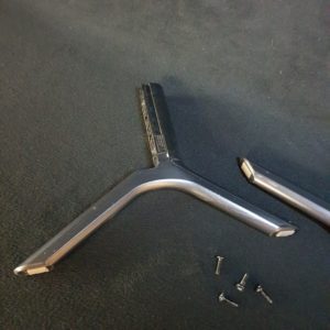 Ensemble pieds + vis télé Samsung UE55NU7375U – Image 3