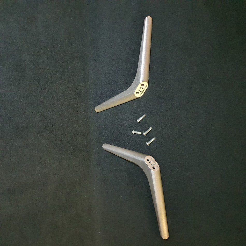 Chaise Contemporaine Avec Maquette De Pieds En Acier, Vue Latérale