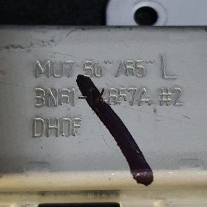 Fixation pied intérieur télé Samsung UE65LS03NAU Référence: BN61-14657A (L) – Image 3