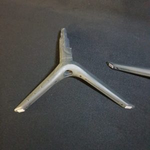 Ensemble pieds télé Samsung UE43TU7172U – Image 3