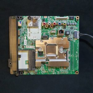Carte mère télé Lg 70UM7100PLA Référence: EAX68253604 (1.0)