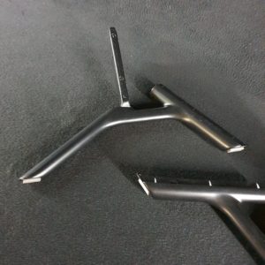 Ensemble pieds télé Samsung GQ55Q70RGT – Image 4