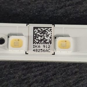 Barre LEDS télé Samsung QE82Q60RAL Référence: BN96-4856AC – Image 6