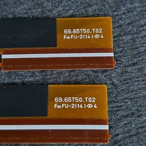 Ensemble nappes de connexion des cartes du LCD télé Hisense H65AE6000 – Image 3