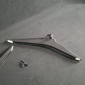 Ensemble pieds + vis télé Hisense 58A6FG – Image 3