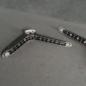 Ensemble pieds télé Grandin UD58CGB202 – Image 4