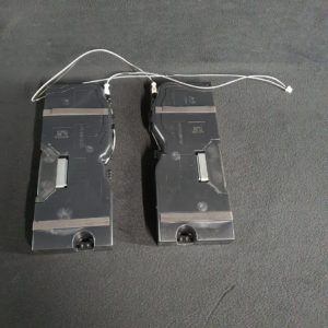 Ensemble haut parleurs télé Grundig 65VOE72 Référence: WCE117LR + WCE117RR