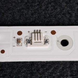 Barre LEDS Télé Tcl 65QLED800 Référence: GIC65LB101_3030F2.1D_V0.7_20200108 (B)