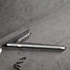 Ensemble pieds + vis télé TCL 65C745