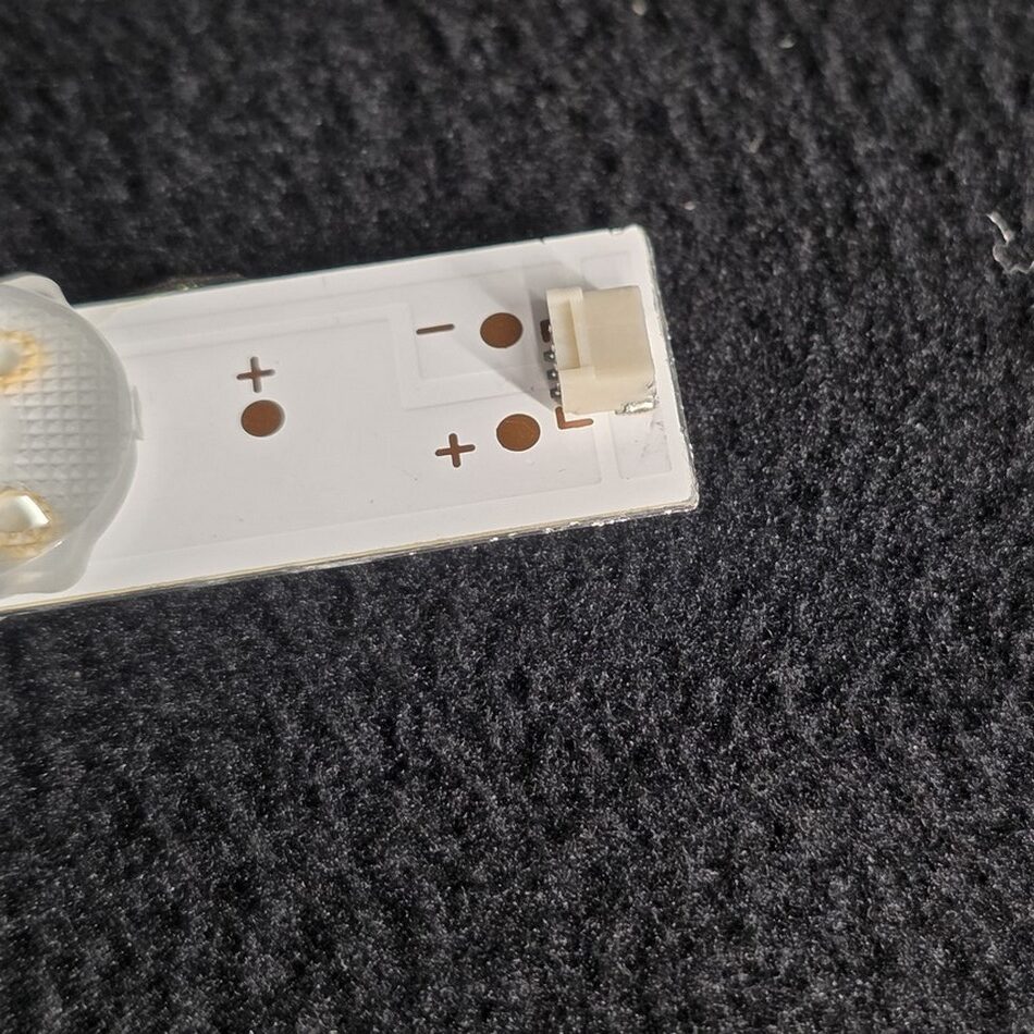 Barre LEDS télé Toshiba 55UA3A63DG référence: JL.D550C1330-078CS-M_V01 (B) – Image 2
